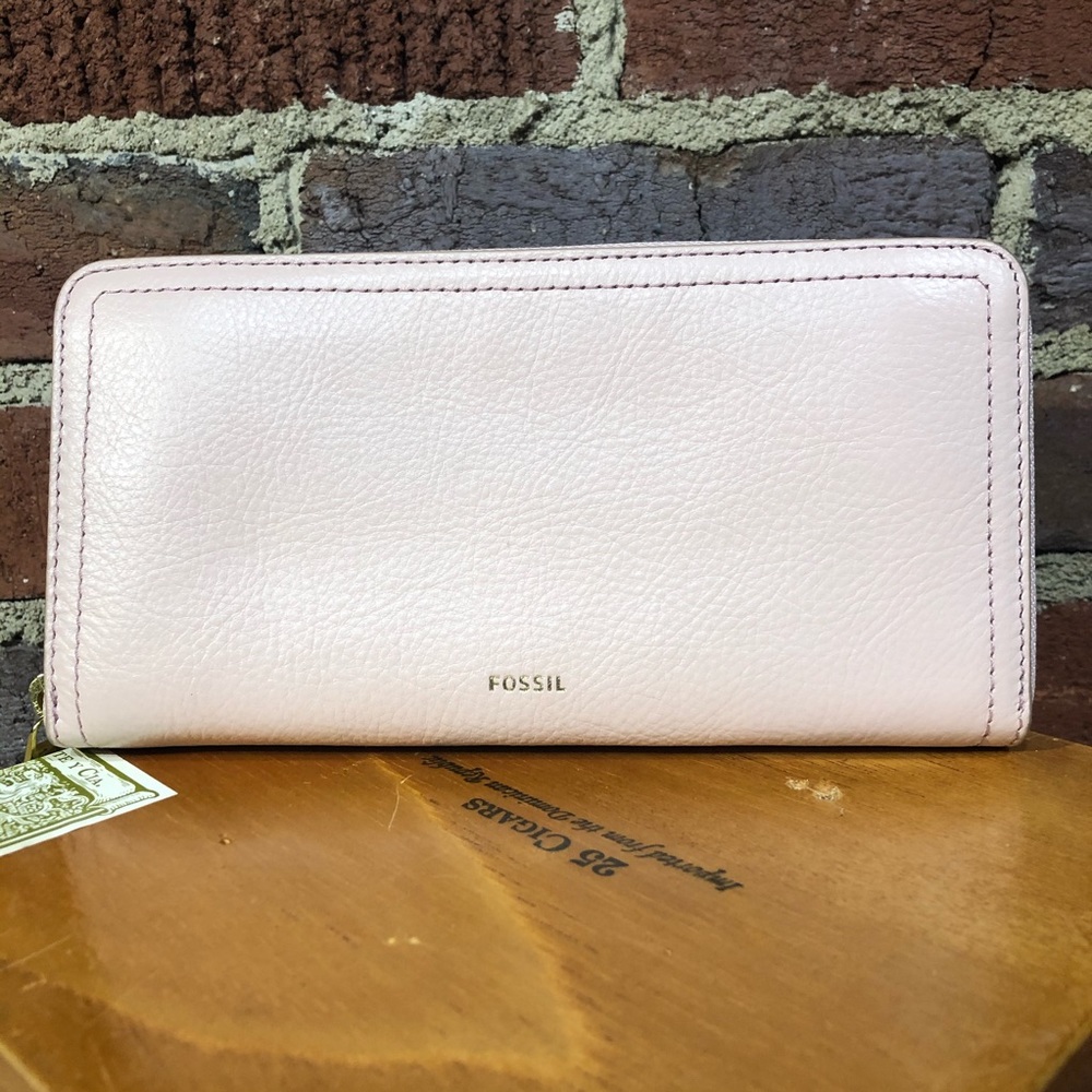 Fossil - Petal Pink Leather Wallet